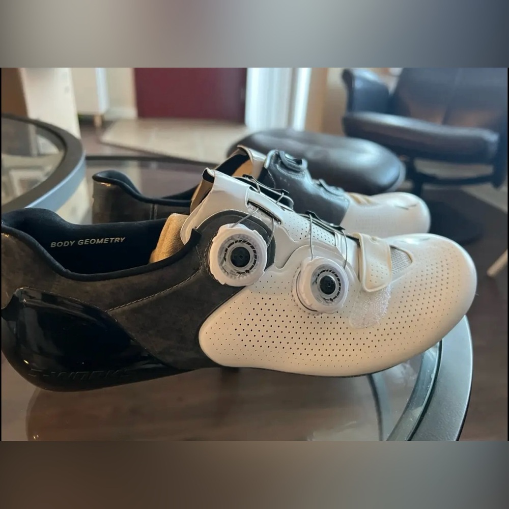 Brand new w/o tags S-Works 6 Shoe, size 43 or Men’s 9.5